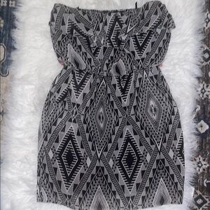 Black and White Geometric Print Dress